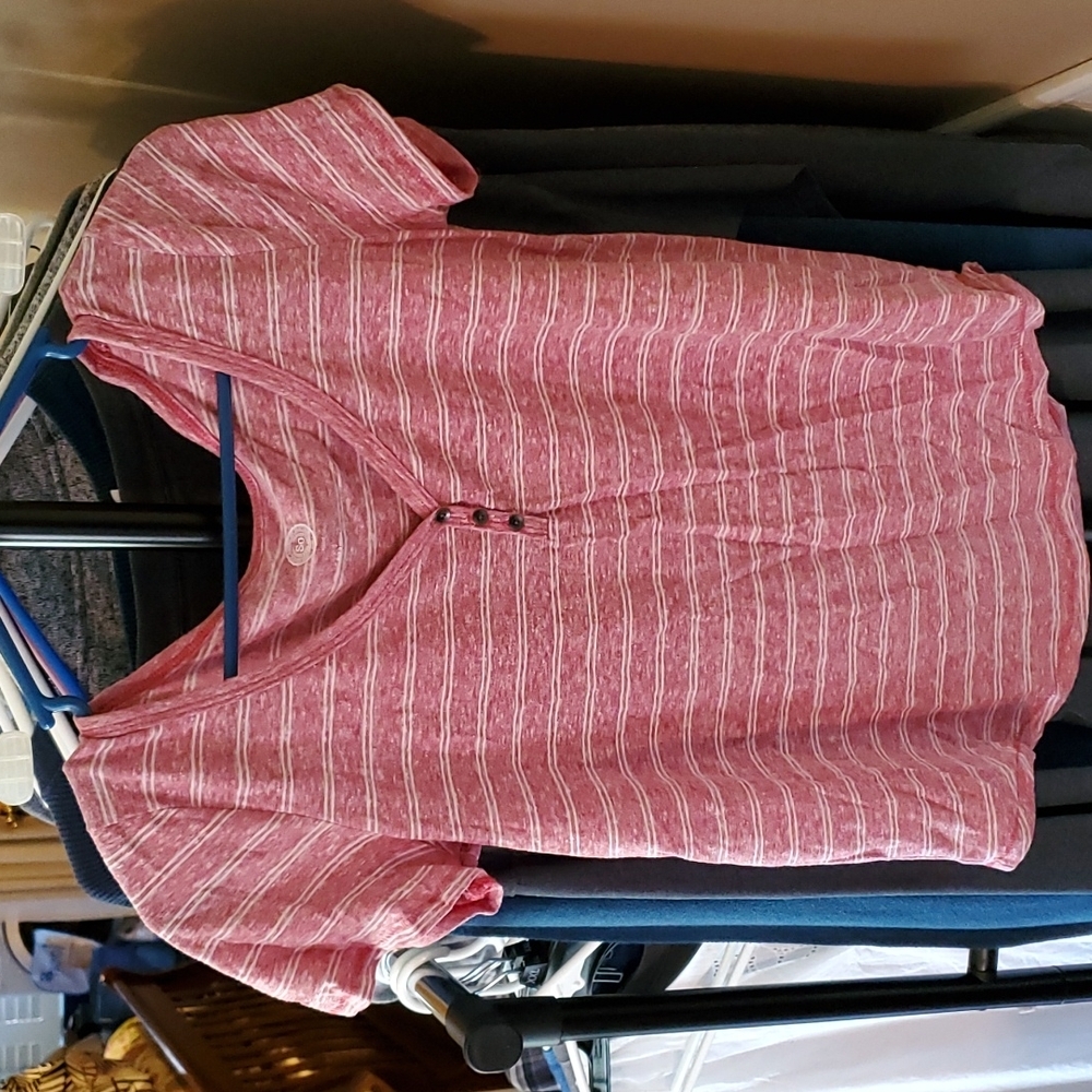 So relaxed fit tee. Size small